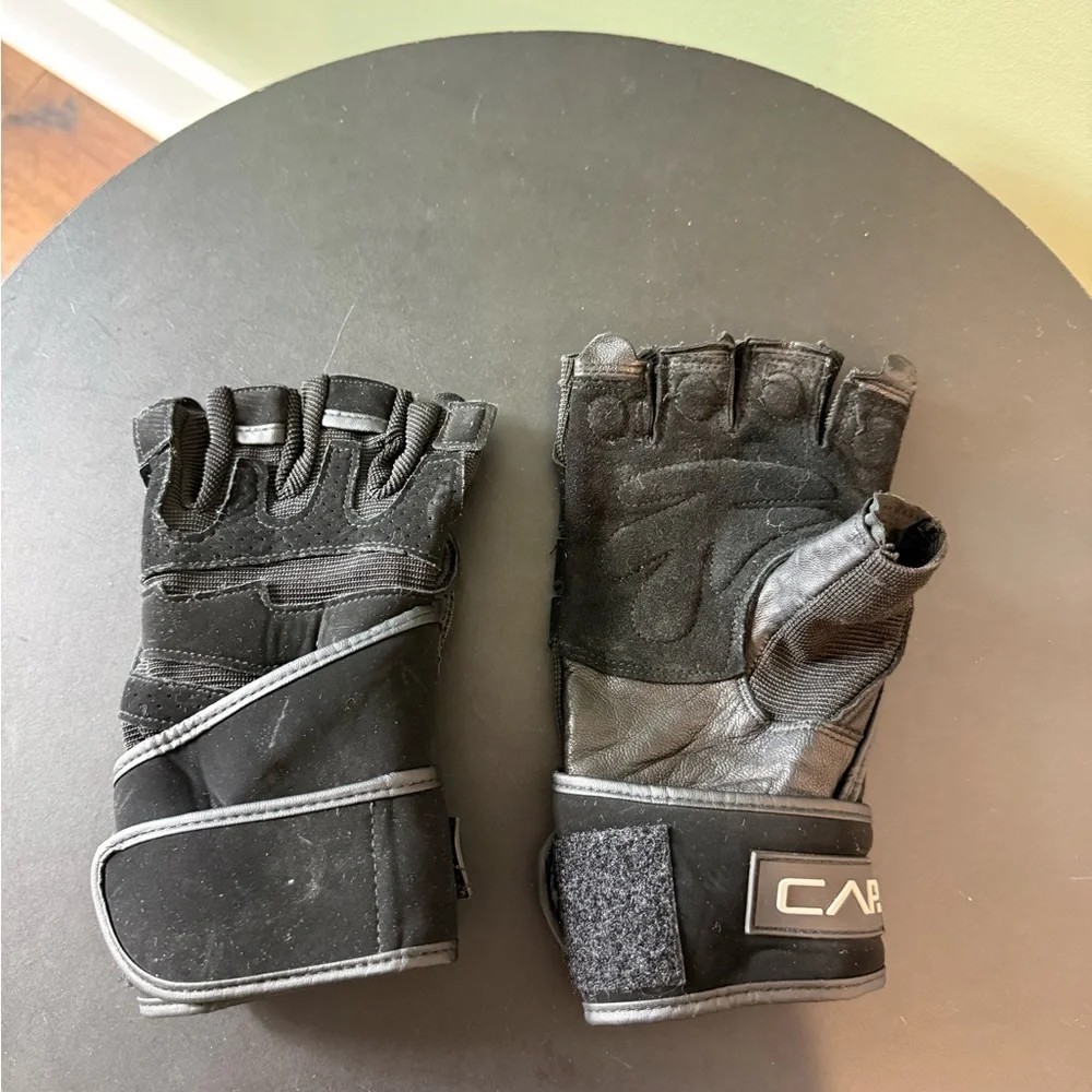 Black Fitness Gloves
